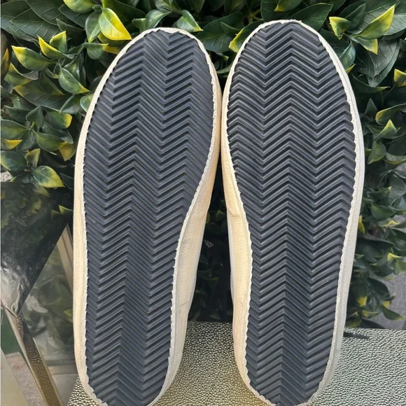 Golden Goose Women's White and Gold Glitter Sneakers - Picture 11 of 11